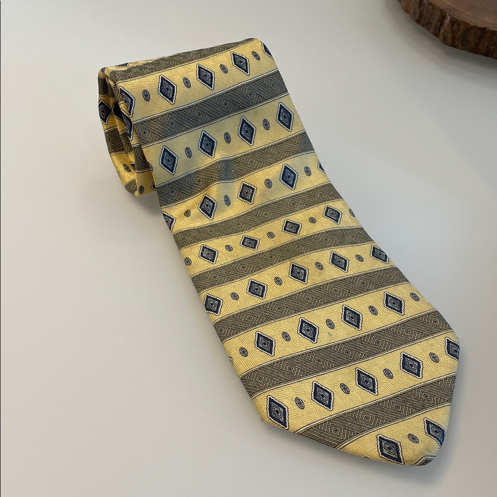 Geoffrey Beene Yellow and Blue Geometric Tie